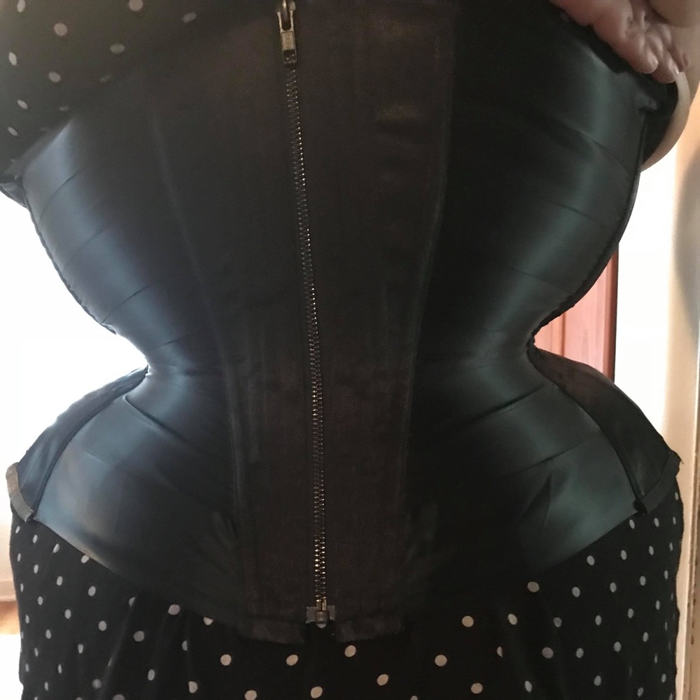 Custom Innova corsetry ribbon corset 30-32”